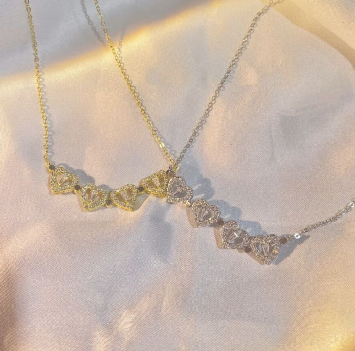 Magnetic Folding Heart Shaped Four Leaf Clover Necklace